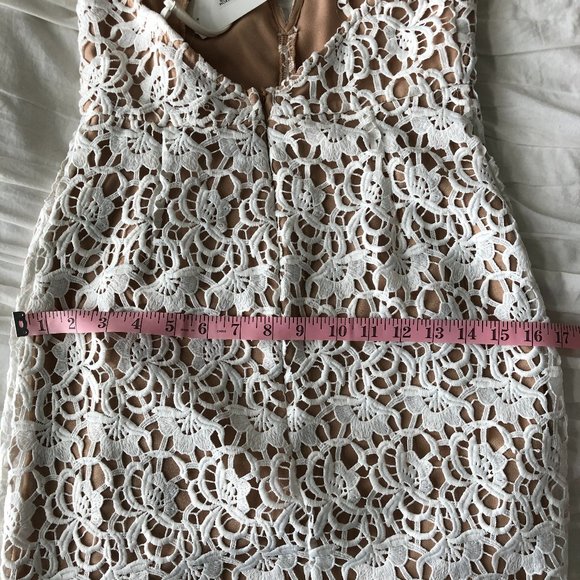 J.O.A. Los Angeles white lace plunging mini sz Sm - Picture 9 of 9